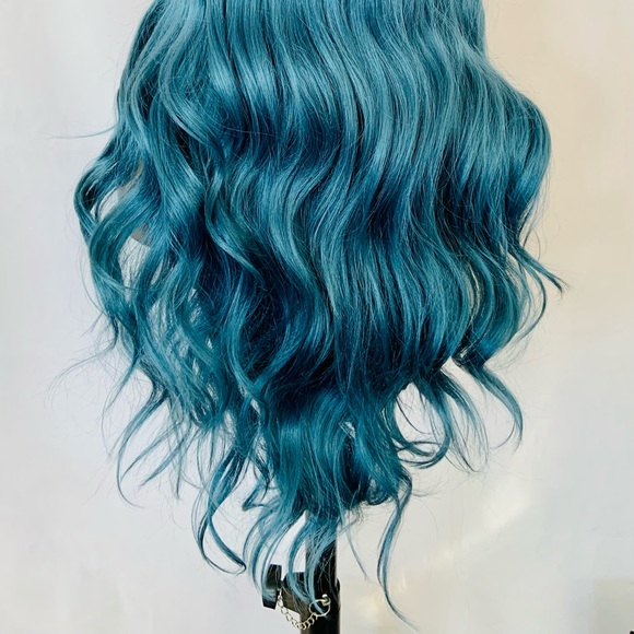 Long Gorgeous 28” Ocean Blue Color Premium Fiber Glueless Lace Front Wig - Picture 10 of 10